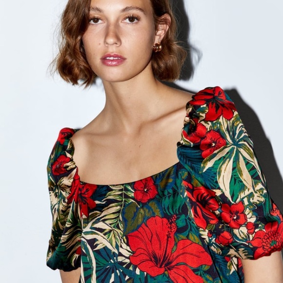 Zara Tops - NWOT Zara Small balloon sleeve floral peplum top